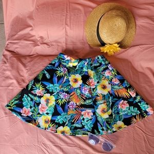 Beautiful Hawaiian skirt, girls sz Small Decree brand
